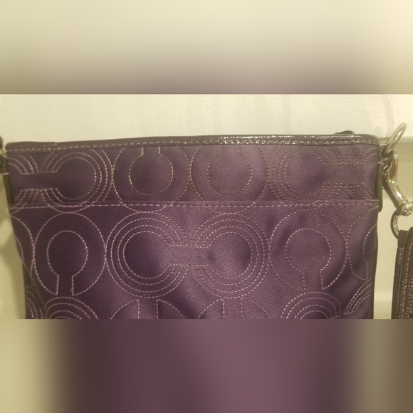 COACH Alex Optic Art Sateen Large Purple Crossbody - Picture 4 of 9